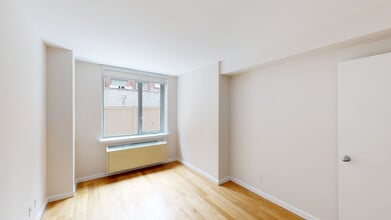 Interior Photo - 21 Chelsea
