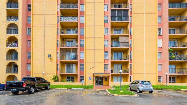 Foto del edificio - 4801 NW 7th St