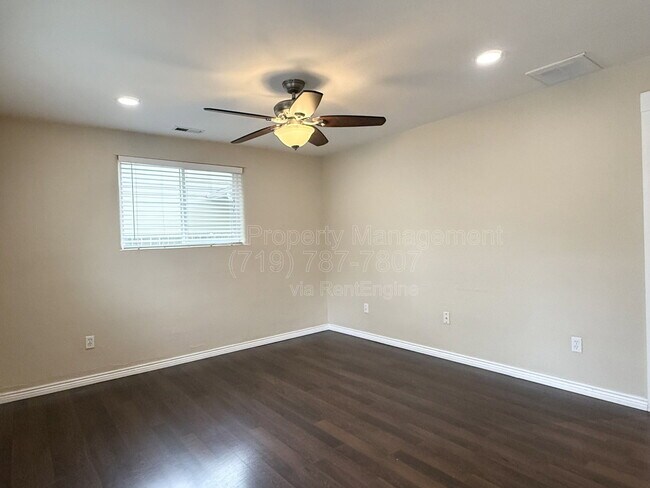 Foto del edificio - 1724 Armstrong Ave