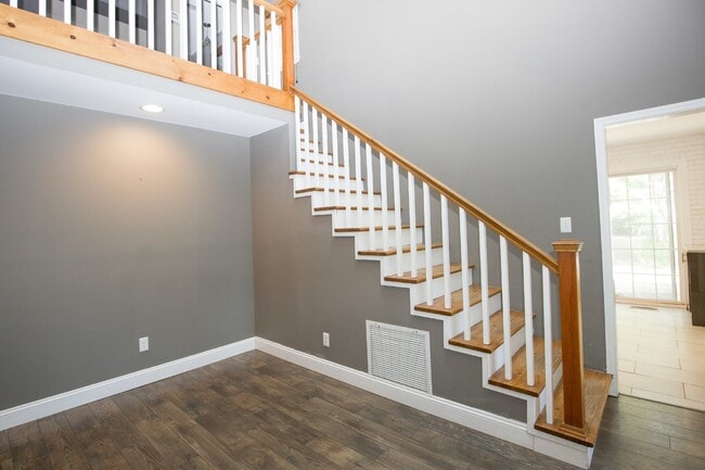 Building Photo - "3-Bedroom Home on Fox Hunt Lane in Southern Pines – Cozy Living Awaits!"