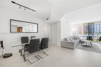 Building Photo - 2775 NE 187th St