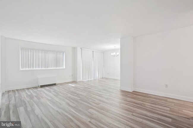 Building Photo - 2059 Huntington Ave