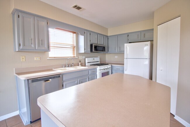 Foto del edificio - 16472 Teton Dr