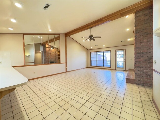 Building Photo - 2368 E Kantz Ln S