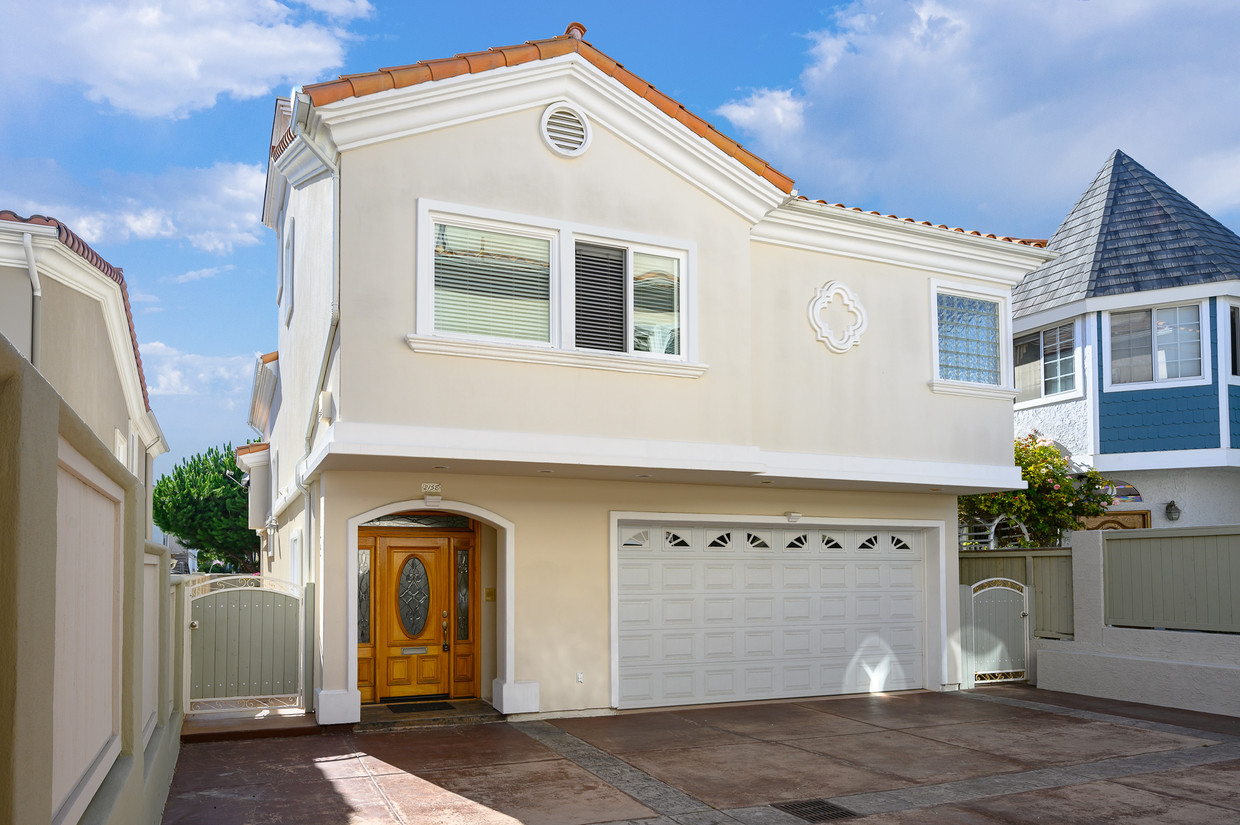 Foto principal - 215 S Irena Ave