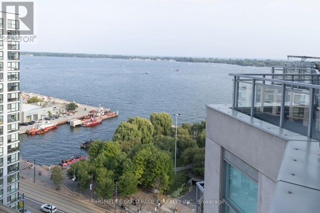 Building Photo - 410-410 Queens Quay W