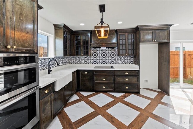 Foto del edificio - 9 Karen Dr