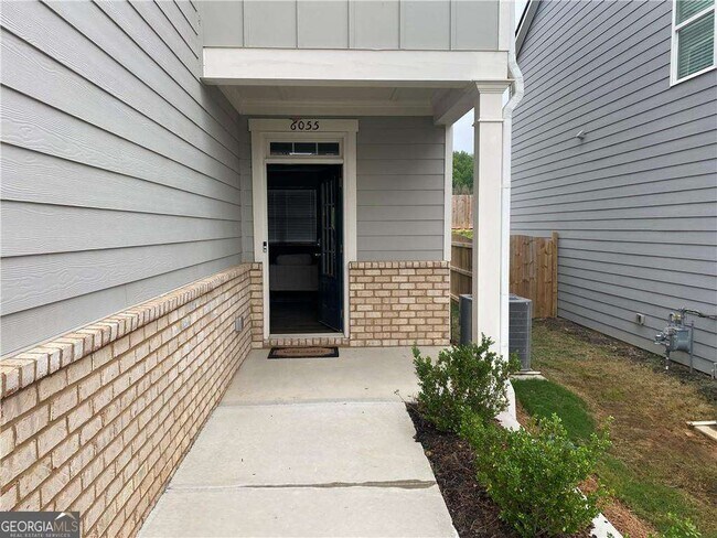 Foto del edificio - 6055 Hoot Owl Ln