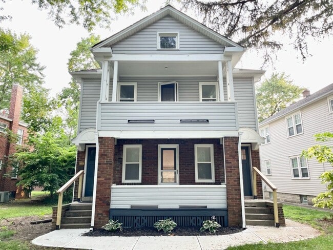 Building Photo - 979 Northwest Blvd