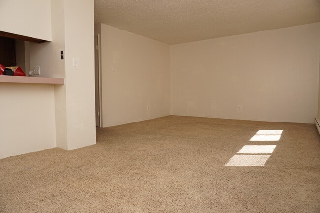 Foto del edificio - Spacious 2 Bedroom Condo