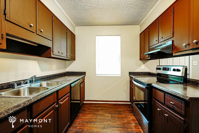 Building Photo - 3565 Kindling Dr