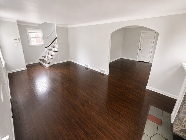 Building Photo - Spacious 3-Bedroom Home Ready for Move-In