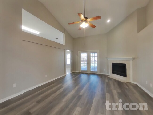 Foto del edificio - 873 Silversmith Cir