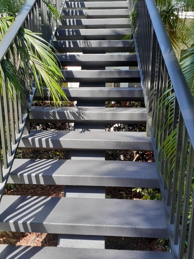 Building Photo - 1248 S Military Trail