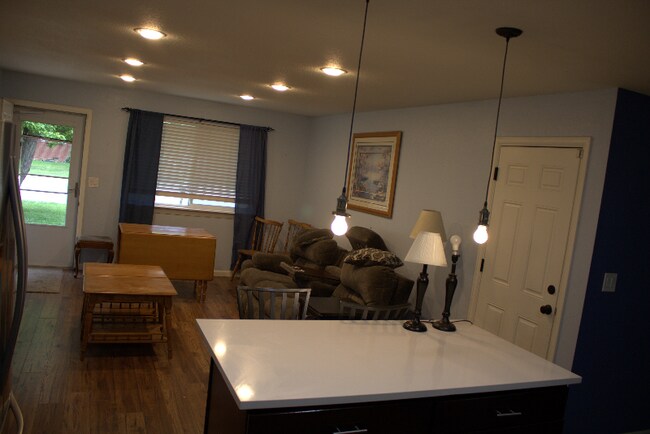 Foto del edificio - 4600 Simms St