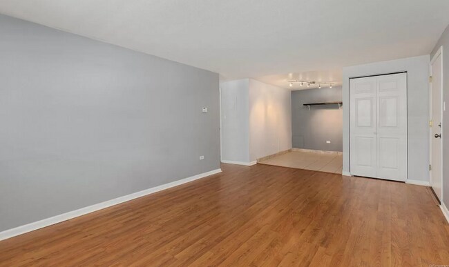 Sala de estar integrada al comedor - 909 S Pearl St