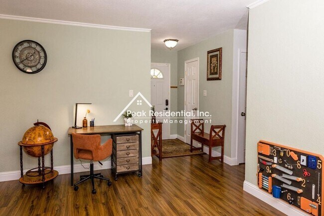 Building Photo - Wonderful Furnished or Unfurnished Orangev...