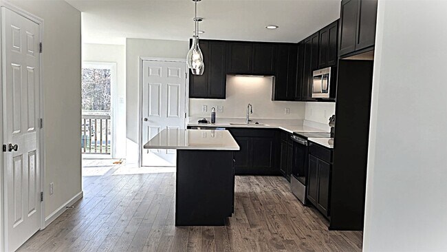 Foto del edificio - 431 Sunset Hollow Drive