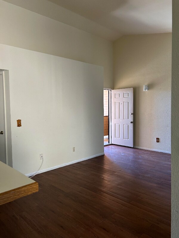 Foto del edificio - 1698 W Park Wood Ln