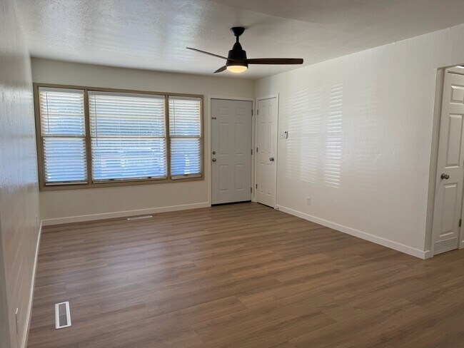 Foto del edificio - 280 Drinkward St NW