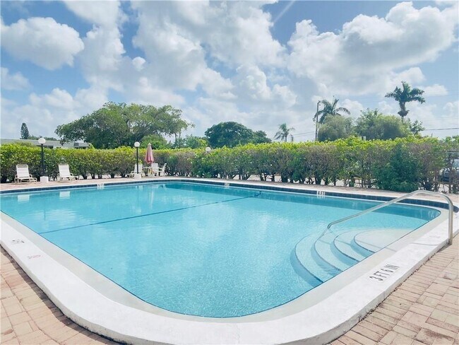 Foto del edificio - 6505 Winfield Blvd