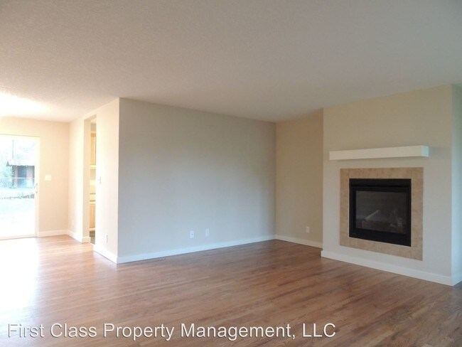 Building Photo - 3 br, 1.5 bath House - 17640 SW Shaw St.