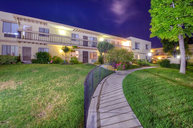 Pasarela de la Plaza del Patrimonio - HERITAGE PLAZA