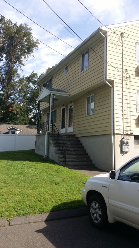Primary Photo - 11 Spicewood Rd