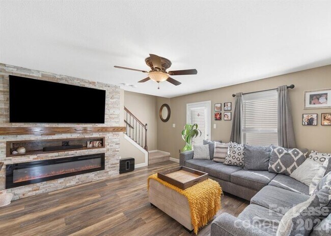 Foto del edificio - 711 Skywatch Ln