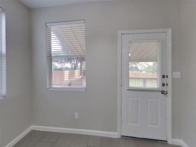 Building Photo - 312 Nogales Ln