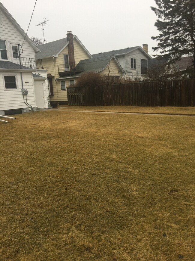 Back Yard - 423 Michigan Ave