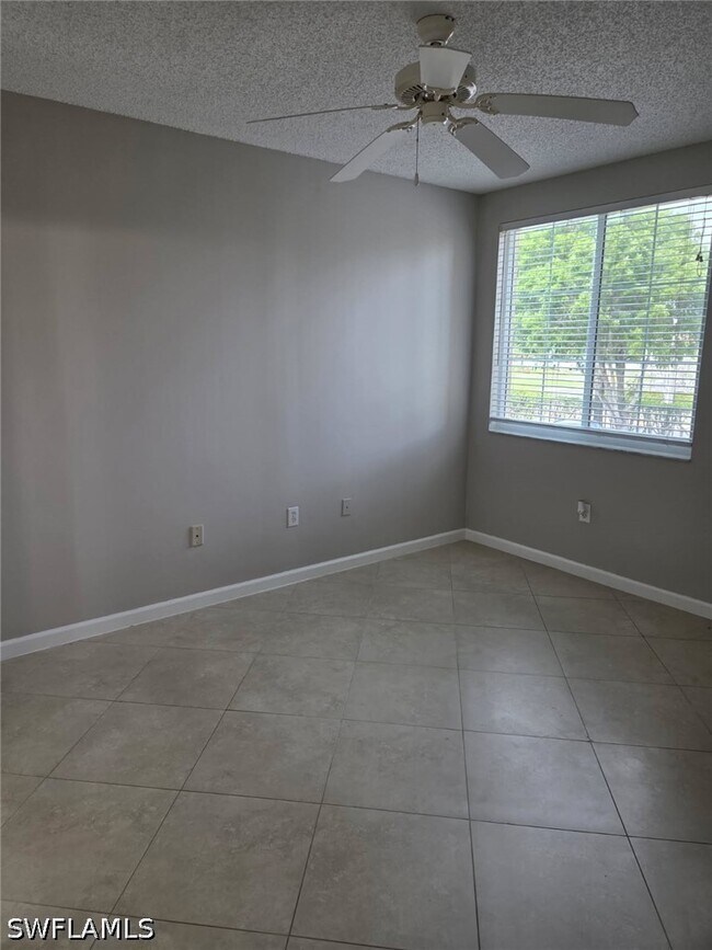 Foto del edificio - 1105 Reserve Ct