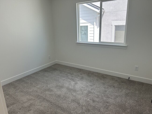 Building Photo - 4569 W Watchmen Wy
