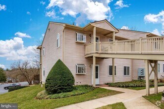 Building Photo - 10247 Redtail Ct