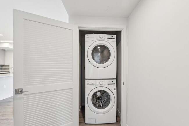 Washer & Dryer In Every Unit! - The Dream on Tamarind
