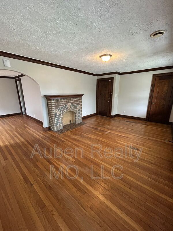 Building Photo - 5432 Harrison St