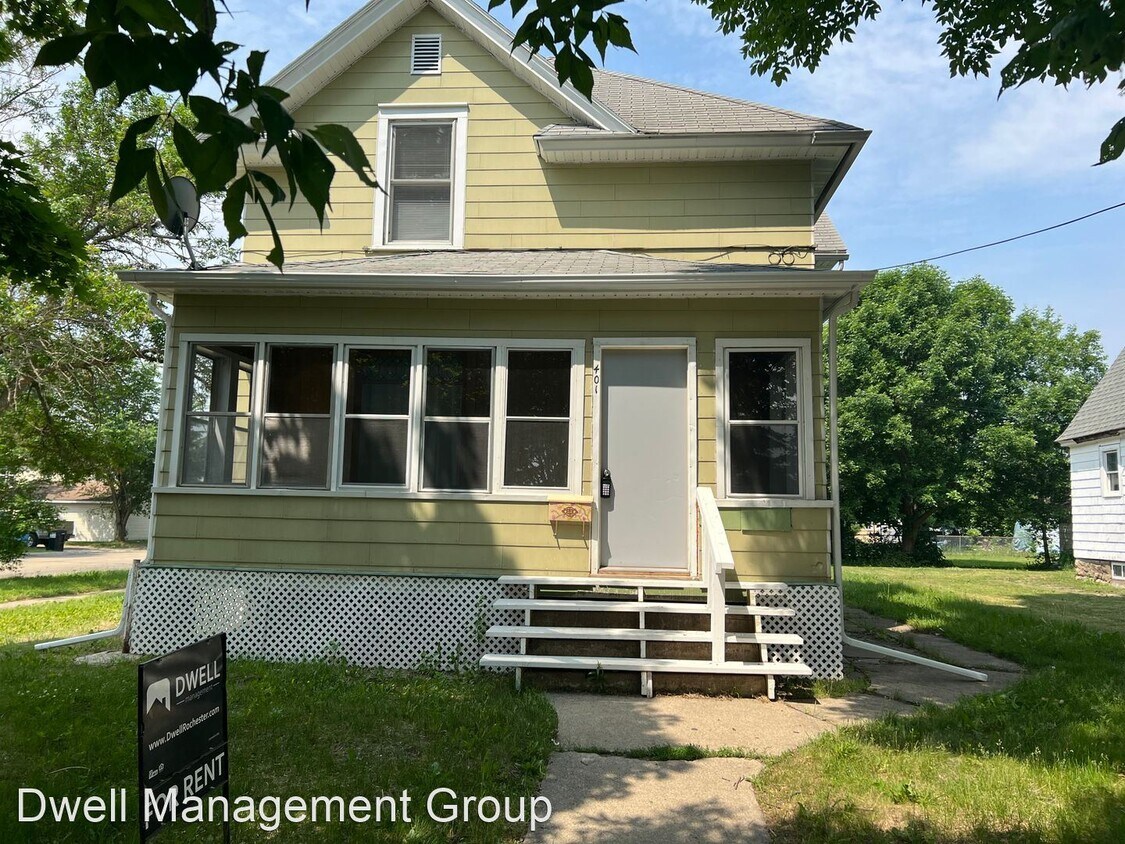 Primary Photo - 4 br, 2 bath House - 401 9th St NE