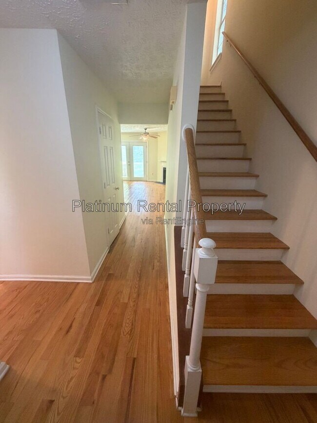 Foto del edificio - 6533 Meadow Rue Dr