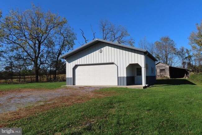 Building Photo - 8743 Buchanan Trail W