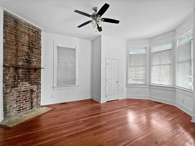 Foto del edificio - 1012 E Park Ave