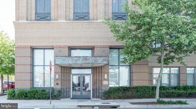 Building Photo - 525 N Fayette St