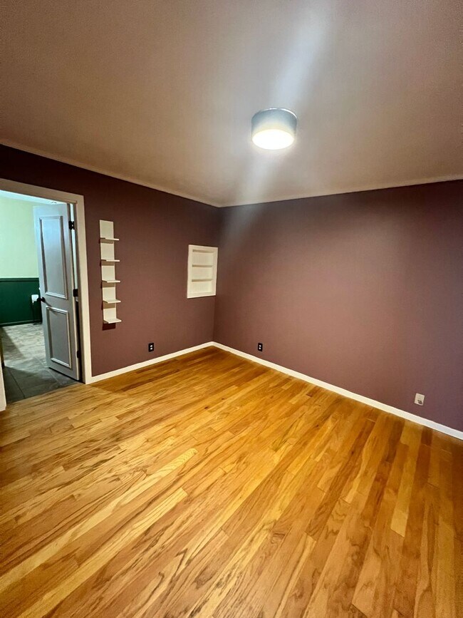 Foto del edificio - Comfort & Convenience Await in This 3 Bed, 2 Bath Farmingham Woods Home