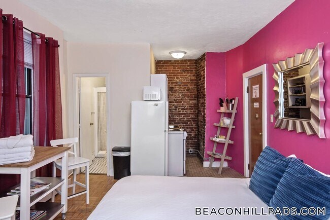 Building Photo - 40 Anderson St