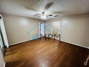 Building Photo - 124 Hardwood Dr