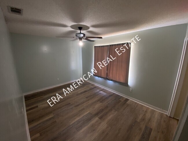 Building Photo - 192 Wright Cir