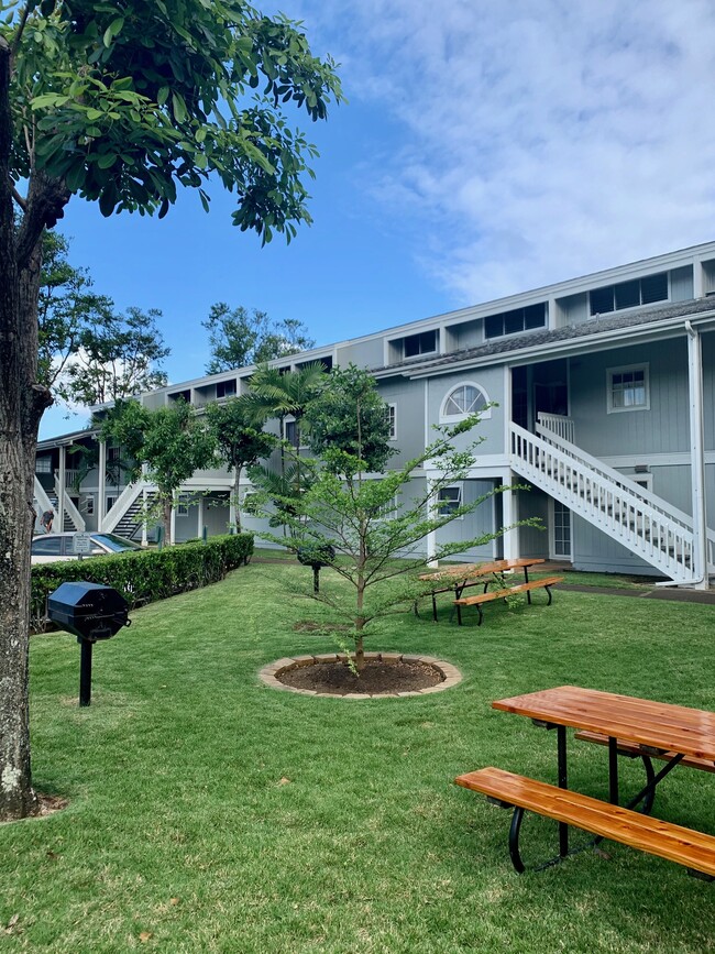 Building Photo - 355 Aoloa St