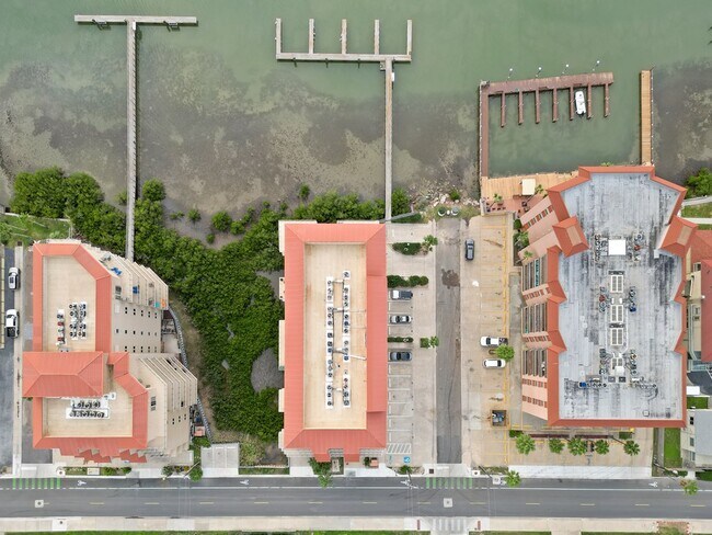 Foto del edificio - 201 W Capricorn Dr