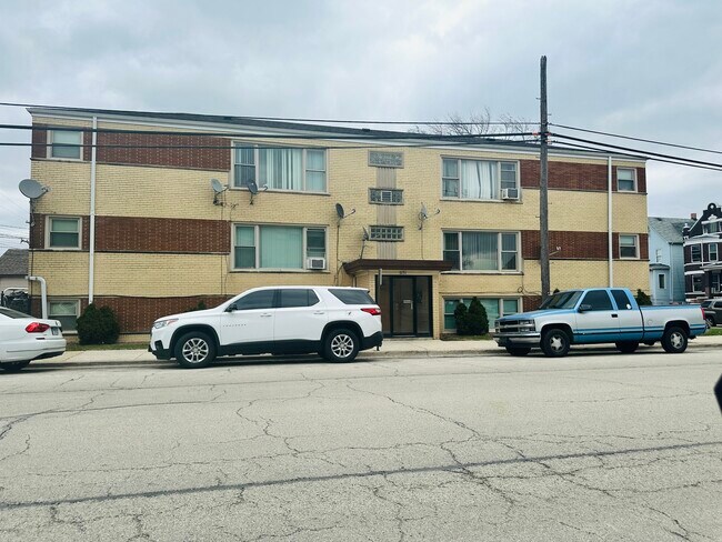 Foto del edificio - 6151 76th Ave