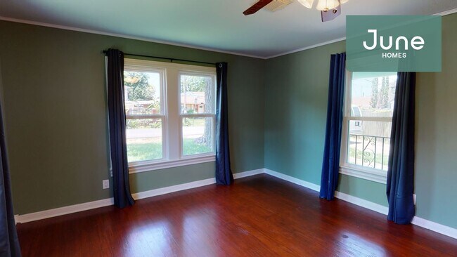 Building Photo - ROOM ONLY in 3-bed/2.0-bath Home