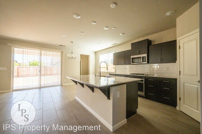 Foto del edificio - 4 br, 3 bath House - 4152 Sussex Ave